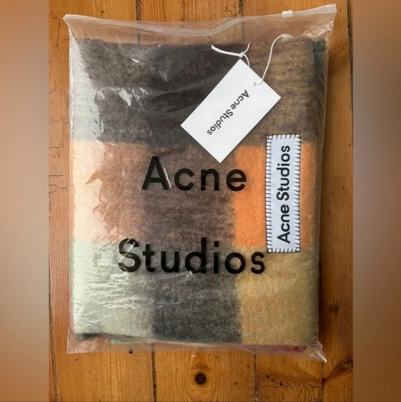 Acne Studios Scarf - Picture 4 of 4